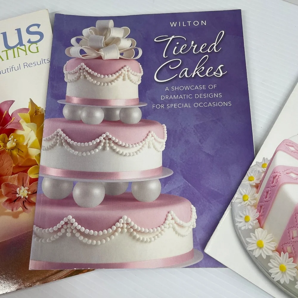 Set of 4 Cake Decorating Books - Picture 4 of 11